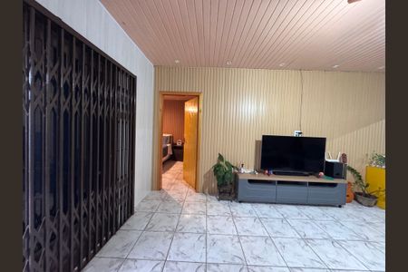 Casa à venda com 166m², 3 quartos e 2 vagas Casa à venda com 166m², 3 quartos e 2 vagasSala