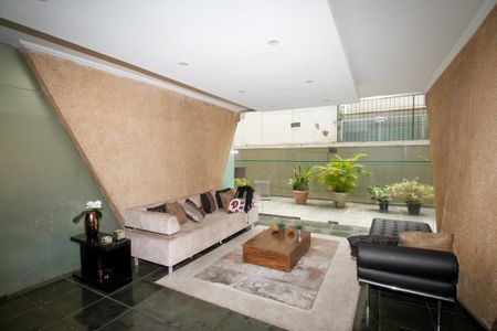 Apartamento à venda com 103m², 2 quartos e 1 vagaHall Social