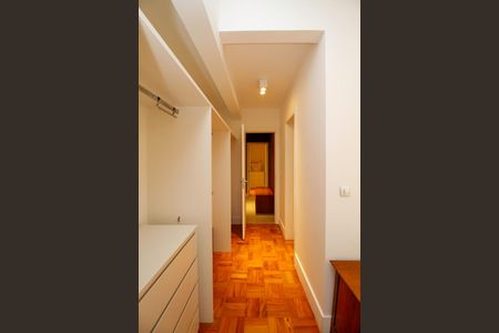 Apartamento à venda com 103m², 2 quartos e 1 vagaCloset da Suíte 1
