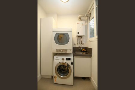 Apartamento à venda com 103m², 2 quartos e 1 vagaÁrea de Serviço
