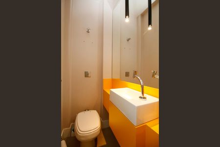 Apartamento à venda com 103m², 2 quartos e 1 vagaBanheiro de Serviço
