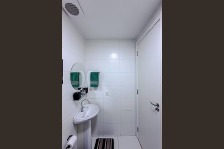 Apartamento à venda com 27m², 1 quarto e sem vaga Apartamento à venda com 27m², 1 quarto e sem vagaBanheiro social