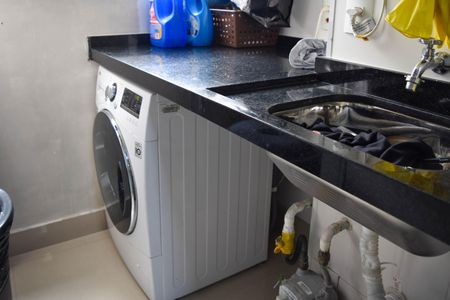 Apartamento à venda com 70m², 2 quartos e 1 vagaÁrea de Serviço