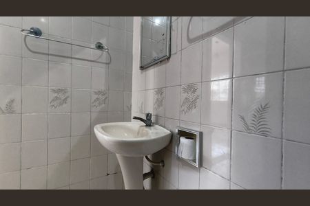 Casa para alugar com 100m², 2 quartos e 1 vaga Casa para alugar com 100m², 2 quartos e 1 vagaBanheiro