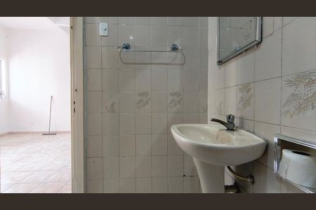 Casa para alugar com 100m², 2 quartos e 1 vaga Casa para alugar com 100m², 2 quartos e 1 vagaBanheiro