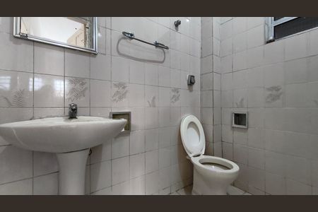 Casa para alugar com 100m², 2 quartos e 1 vaga Casa para alugar com 100m², 2 quartos e 1 vagaBanheiro