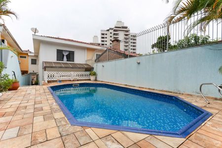 Casa à venda com 400m², 3 quartos e 4 vagas Casa à venda com 400m², 3 quartos e 4 vagasPiscina