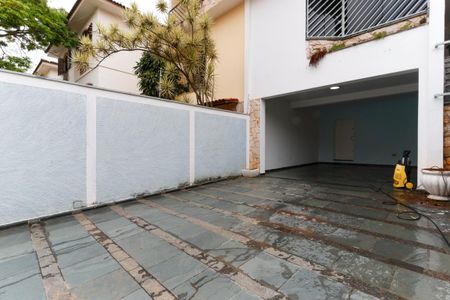 Casa à venda com 400m², 3 quartos e 4 vagas Casa à venda com 400m², 3 quartos e 4 vagasGaragem