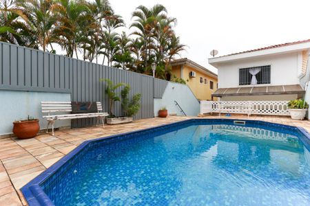 Casa à venda com 400m², 3 quartos e 4 vagas Casa à venda com 400m², 3 quartos e 4 vagasPiscina