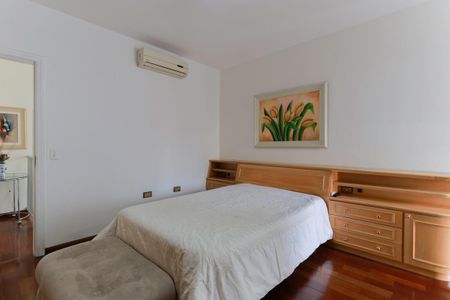 Casa à venda com 400m², 3 quartos e 4 vagas Casa à venda com 400m², 3 quartos e 4 vagasSuíte 1