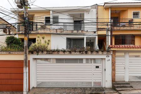 Casa à venda com 400m², 3 quartos e 4 vagas Casa à venda com 400m², 3 quartos e 4 vagasFachada