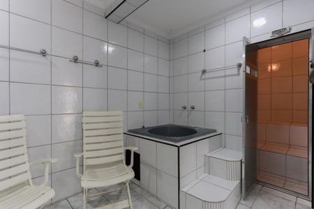 Casa à venda com 400m², 3 quartos e 4 vagas Casa à venda com 400m², 3 quartos e 4 vagasAcademia e ofurô