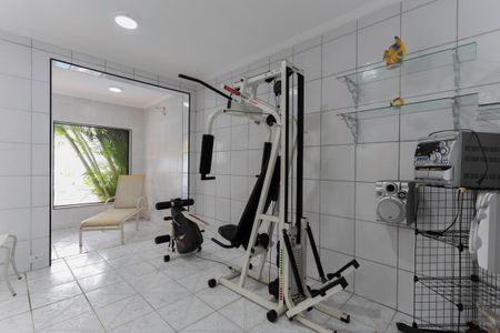 Casa à venda com 400m², 3 quartos e 4 vagas Casa à venda com 400m², 3 quartos e 4 vagasAcademia e ofurô