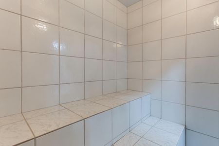 Casa à venda com 400m², 3 quartos e 4 vagas Casa à venda com 400m², 3 quartos e 4 vagasSauna e ducha