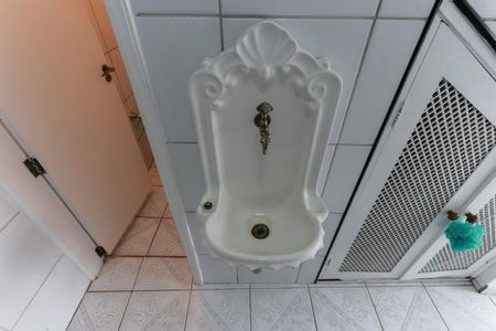 Casa à venda com 400m², 3 quartos e 4 vagas Casa à venda com 400m², 3 quartos e 4 vagasLavabo da sauna