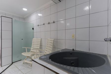 Casa à venda com 400m², 3 quartos e 4 vagas Casa à venda com 400m², 3 quartos e 4 vagasAcademia e ofurô