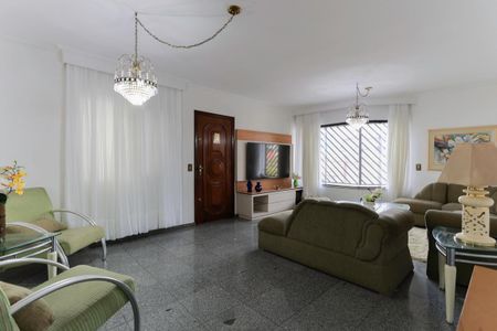 Casa à venda com 400m², 3 quartos e 4 vagas Casa à venda com 400m², 3 quartos e 4 vagasSala