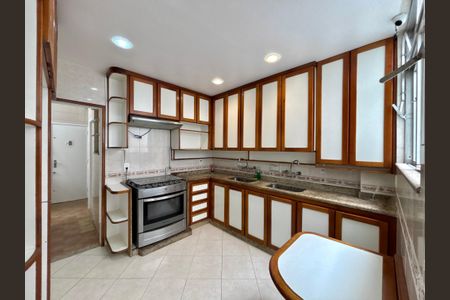 Apartamento para alugar com 210m², 4 quartos e 2 vagasCozinha