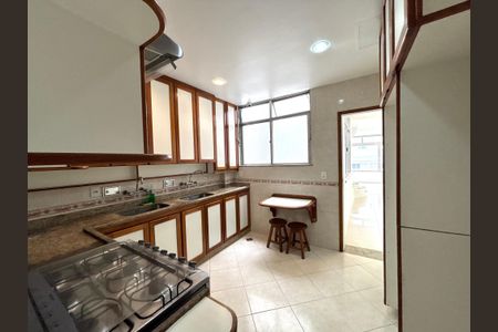 Apartamento para alugar com 210m², 4 quartos e 2 vagasCozinha