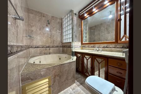 Apartamento para alugar com 210m², 4 quartos e 2 vagasSuíte 1