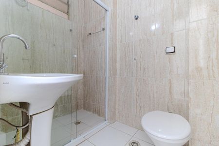 Banheiro de kitnet/studio para alugar com 1 quarto, 27m² em Vila Buarque, São Paulo