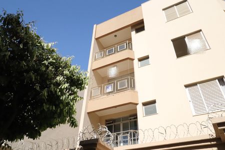 Apartamento para alugar com 95m², 3 quartos e 2 vagasFachada