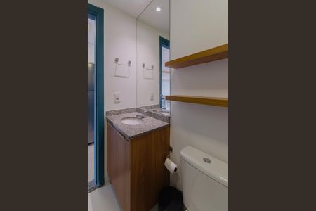 Banheiro de kitnet/studio para alugar com 1 quarto, 25m² em Liberdade, São Paulo