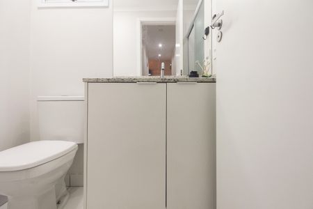 Apartamento à venda com 66m², 2 quartos e 1 vagaBanheiro Social