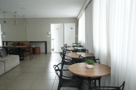 Apartamento à venda com 33m², 2 quartos e sem vagaÁrea comum - Salão de festas