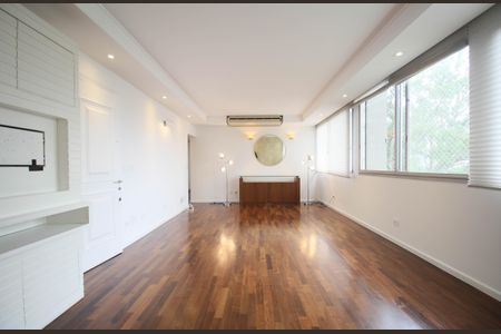 Sala de apartamento à venda com 3 quartos, 140m² em Vila Suzana, São Paulo