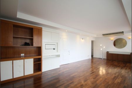 Sala de apartamento à venda com 3 quartos, 140m² em Vila Suzana, São Paulo