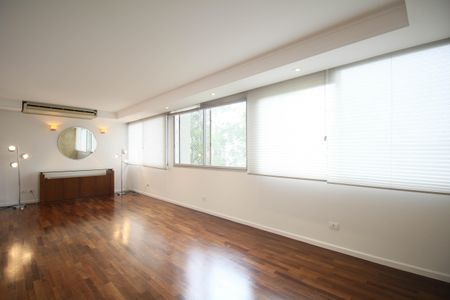 Sala de apartamento à venda com 3 quartos, 140m² em Vila Suzana, São Paulo
