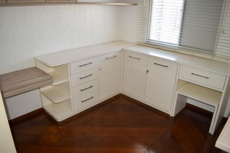 Apartamento para alugar com 131m², 2 quartos e 2 vagas Apartamento para alugar com 131m², 2 quartos e 2 vagasEscritório