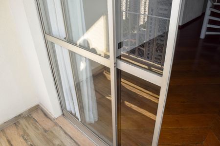 Apartamento para alugar com 131m², 2 quartos e 2 vagas Apartamento para alugar com 131m², 2 quartos e 2 vagasSala Varanda