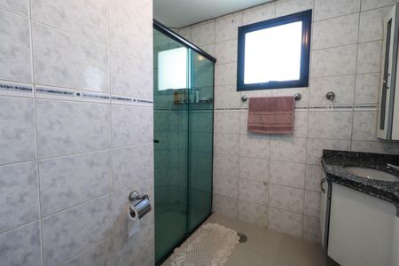 Apartamento à venda com 120m², 4 quartos e 3 vagas Apartamento à venda com 120m², 4 quartos e 3 vagasBanheiro da Suíte