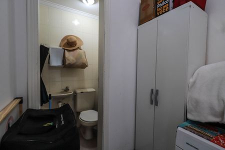 Apartamento à venda com 120m², 4 quartos e 3 vagas Apartamento à venda com 120m², 4 quartos e 3 vagasQuarto de Serviço