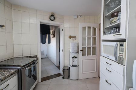 Apartamento à venda com 120m², 4 quartos e 3 vagas Apartamento à venda com 120m², 4 quartos e 3 vagasCozinha
