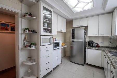 Apartamento à venda com 120m², 4 quartos e 3 vagas Apartamento à venda com 120m², 4 quartos e 3 vagasCozinha