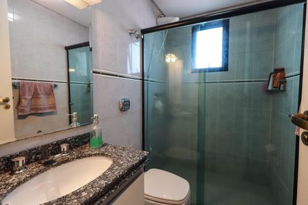 Apartamento à venda com 120m², 4 quartos e 3 vagas Apartamento à venda com 120m², 4 quartos e 3 vagasBanheiro Social