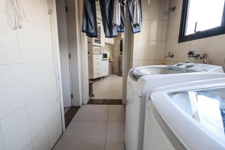 Apartamento à venda com 120m², 4 quartos e 3 vagas Apartamento à venda com 120m², 4 quartos e 3 vagasÁrea de Serviço