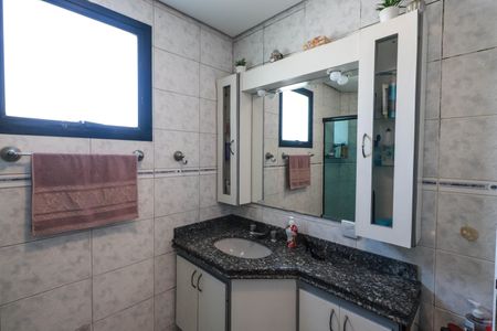 Apartamento à venda com 120m², 4 quartos e 3 vagas Apartamento à venda com 120m², 4 quartos e 3 vagasBanheiro da Suíte