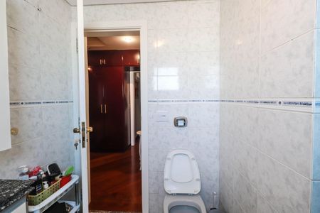 Apartamento à venda com 120m², 4 quartos e 3 vagas Apartamento à venda com 120m², 4 quartos e 3 vagasBanheiro da Suíte