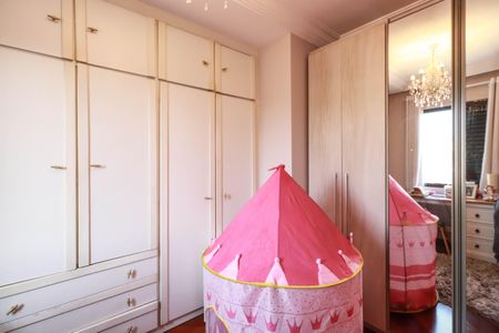 Apartamento à venda com 120m², 4 quartos e 3 vagas Apartamento à venda com 120m², 4 quartos e 3 vagasQuarto 2