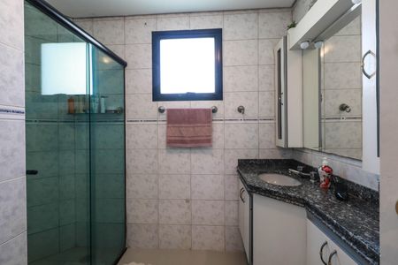 Apartamento à venda com 120m², 4 quartos e 3 vagas Apartamento à venda com 120m², 4 quartos e 3 vagasBanheiro da Suíte