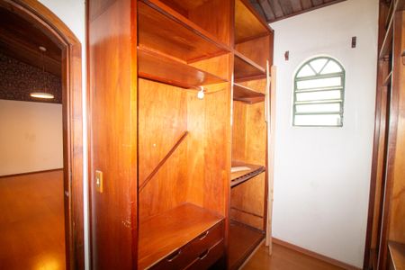 Casa para alugar com 500m², 5 quartos e 4 vagasCloset da Suíte 1