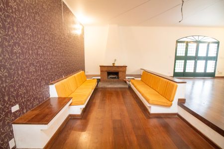 Casa para alugar com 500m², 5 quartos e 4 vagasSala 