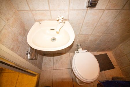 Casa para alugar com 500m², 5 quartos e 4 vagasBanheiro da Churrasqueira