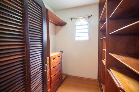 Casa para alugar com 500m², 5 quartos e 4 vagasCloset da Suíte 3