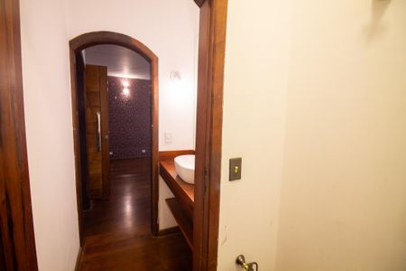 Casa para alugar com 500m², 5 quartos e 4 vagasLavabo