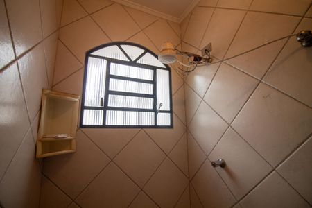 Casa para alugar com 500m², 5 quartos e 4 vagasBanheiro de Serviço 